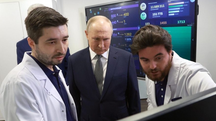 Tổng thống Putin: Nga sắp tạo ra vaccine ngừa ung thư