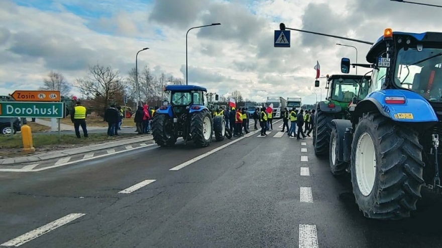Nông dân Ba Lan và Hungary biểu tình phản đối hàng nhập khẩu từ Ukraine