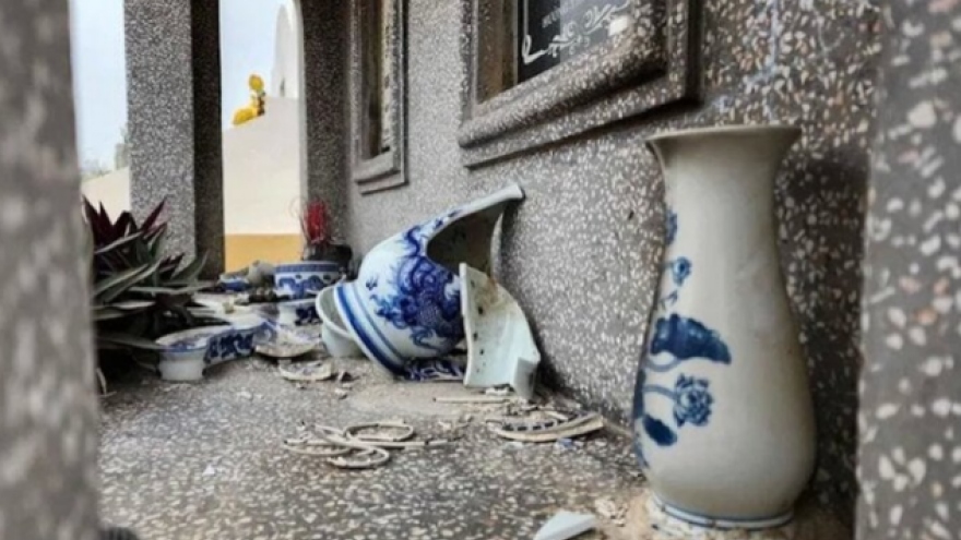 Bắt giữ nghi phạm đập phá hơn 40 ngôi mộ tại Hà Nội