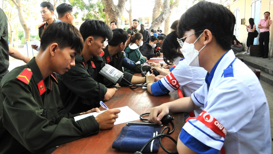 Hàng trăm thanh niên tham gia hiến máu tại Cần Thơ
