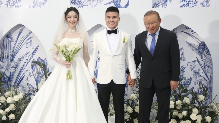 HLV Park Hang Seo tham dự đám cưới Quang Hải