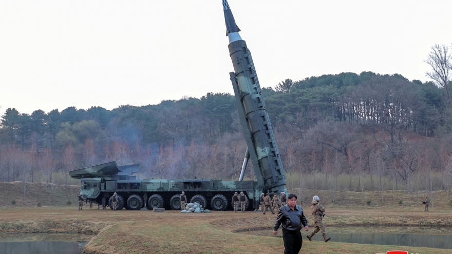 Bán đảo Triều Tiên dậy sóng sau vụ phóng tên lửa thế hệ mới