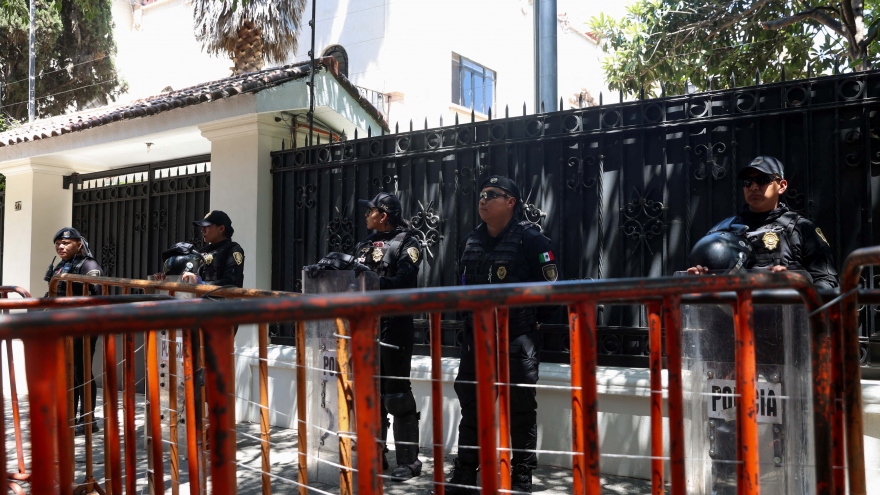 Căng thẳng ngoại giao Mexico - Ecuador sau vụ Đại sứ quán bị xâm phạm