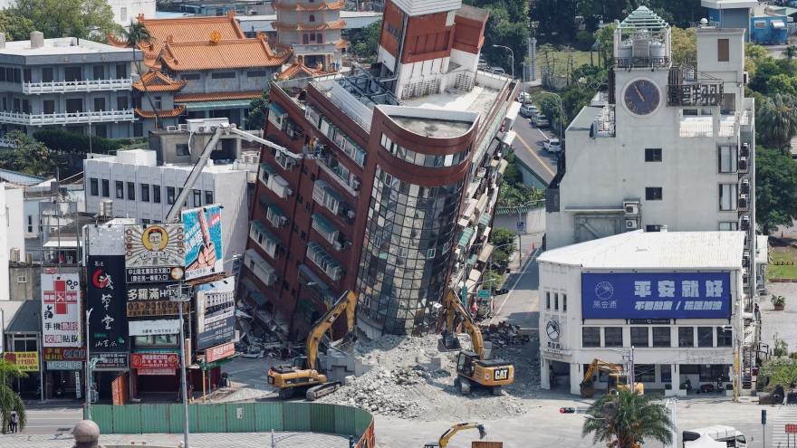 Lực lượng cứu hộ Đài Loan chạy đua với thời gian tìm người mất tích sau động đất