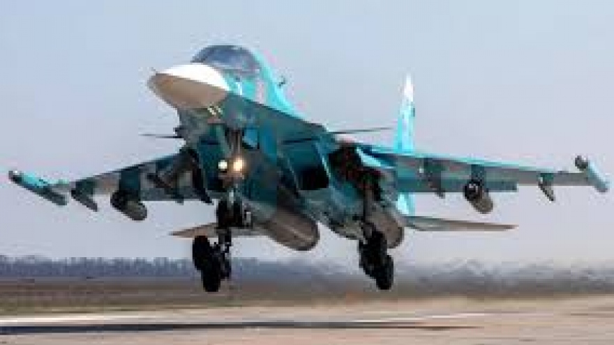 Máy bay Su-34 của Nga thả bom lượn phá hủy tiền đồn Ukraine tại Donetsk