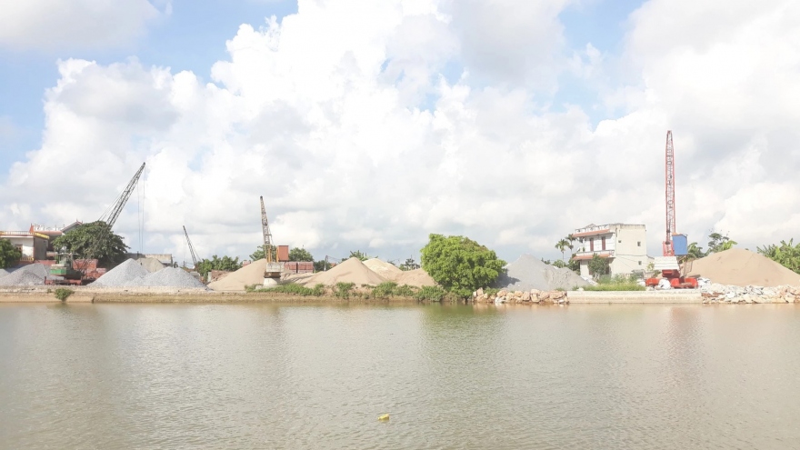 Yêu cầu xử lý hàng loạt vi phạm về đê điều ở huyện Xuân Trường, Nam Định