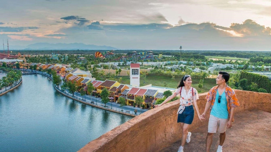 Holidays Việt Nam - Mô hình du lịch thông minh