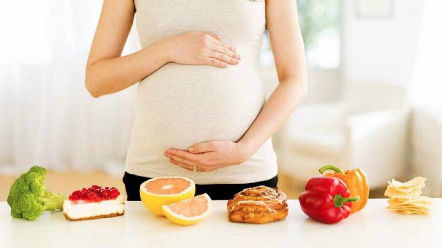 Mách nhỏ chị em nên ăn gì, uống gì để nhanh có thai?