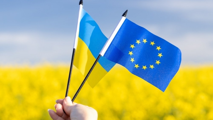 EU chính thức khởi động các cuộc đàm phán gia nhập với Ukraine và Moldova