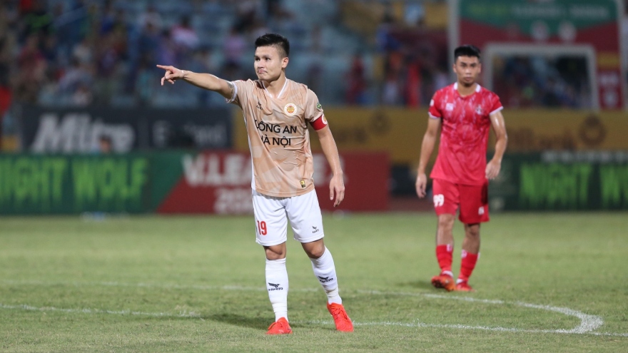 Đội hình tiêu biểu vòng 24 V-League 2023/2024: Ấn tượng Quang Hải, Văn Quyết