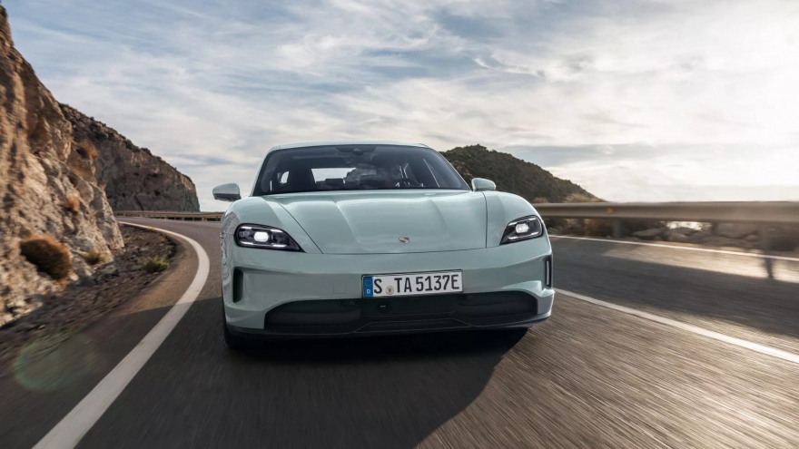 Đổi từ Tesla Model S sang Porsche Taycan EV 2025, khách hàng nhận ngay 114 triệu