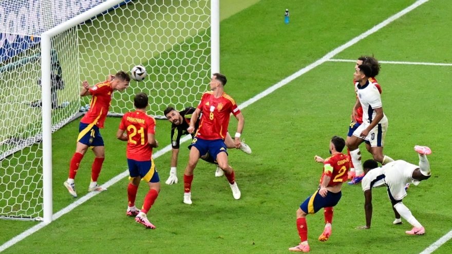 Thắng thuyết phục Anh, Tây Ban Nha đi vào lịch sử với lần thứ tư vô địch EURO
