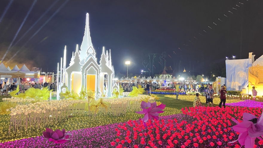 Thái Lan tổ chức các hoạt động lễ hội hoành tráng mừng sinh nhật Vua Rama X