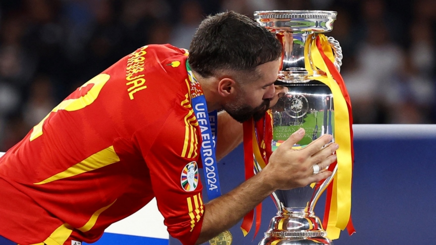 Tây Ban Nha vô địch EURO 2024, Carvajal và Nacho sánh ngang Ronaldo