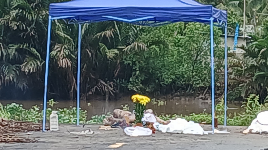 Khẩn trương làm rõ nguyên nhân một người tử vong trôi trên sông Ba Lai