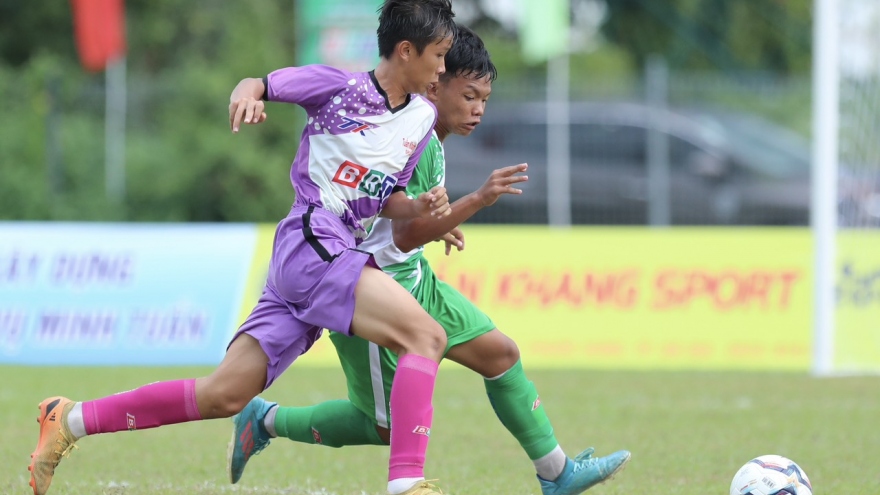 Ông Kim Sang Sik tìm tài năng bóng đá trẻ ở Bà Rịa – Vũng Tàu