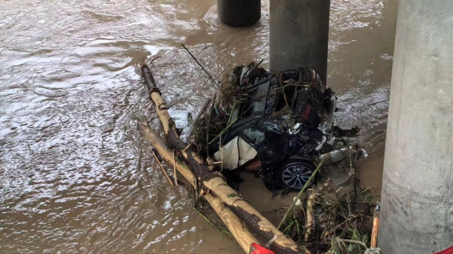38 người thiệt mạng trong vụ sập cầu do mưa lũ ở Thiểm Tây, Trung Quốc
