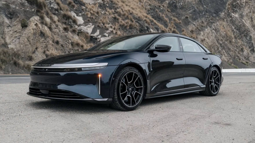 Mẫu xe bọc thép "nhanh nhất thế giới" Lucid Air Sapphire có gì đặc biệt?