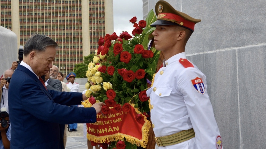 Tổng Bí thư, Chủ tịch nước Tô Lâm tưởng niệm Anh hùng dân tộc Cuba Jose Marti