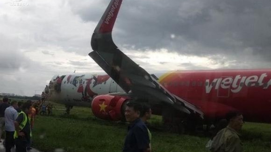 Cục Hàng không lập tổ điều tra sự cố máy bay Vietjet lao ra khỏi đường băng
