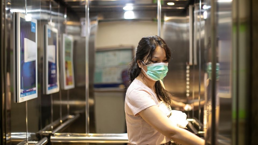 Ca “siêu lây nhiễm” Covid-19 ở Trung Quốc: Lây 71 người đi chung thang máy