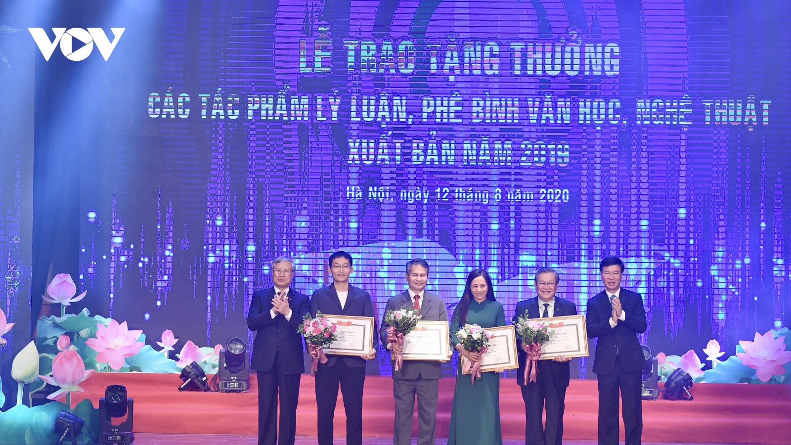 Trao tặng thưởng 15 tác phẩm lý luận, phê bình Văn học Nghệ thuật