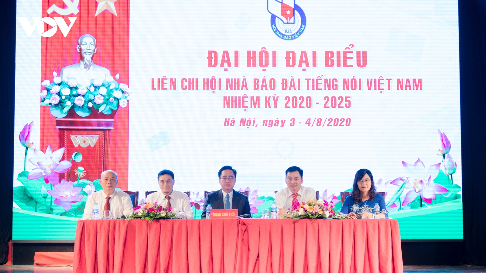 Đài TNVN giữ vững vai trò “kết nối triệu con tim người Việt Nam“