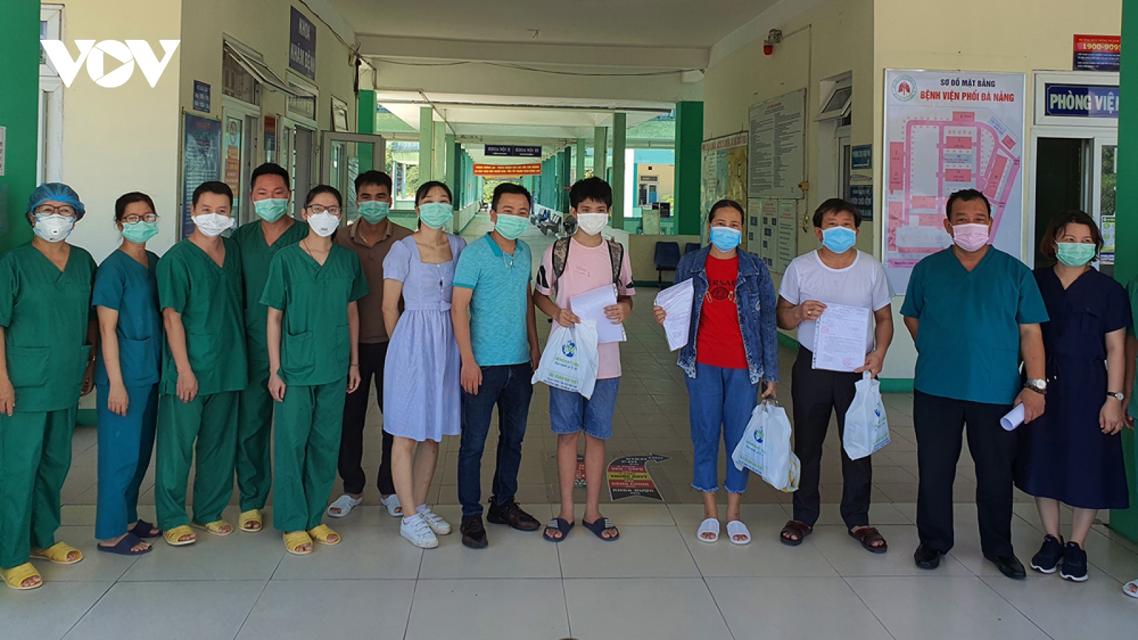 Thêm 3 bệnh nhân hết Covid-19 ở Bệnh viện Phổi Đà Nẵng xuất viện
