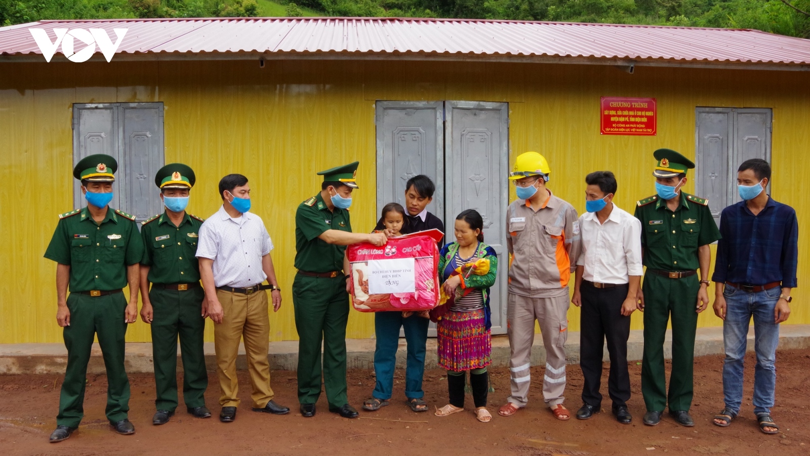 Gần 1.800 hộ nghèo vùng biên giới Điện Biên được hỗ trợ làm nhà ở