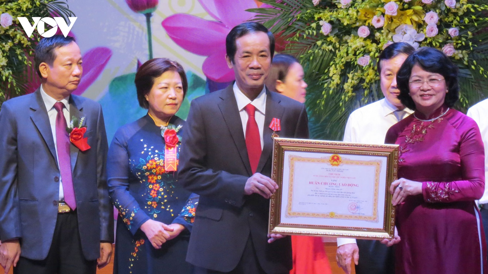 Phó Chủ tịch nước dự Đại hội Thi đua yêu nước tỉnh Quảng Bình