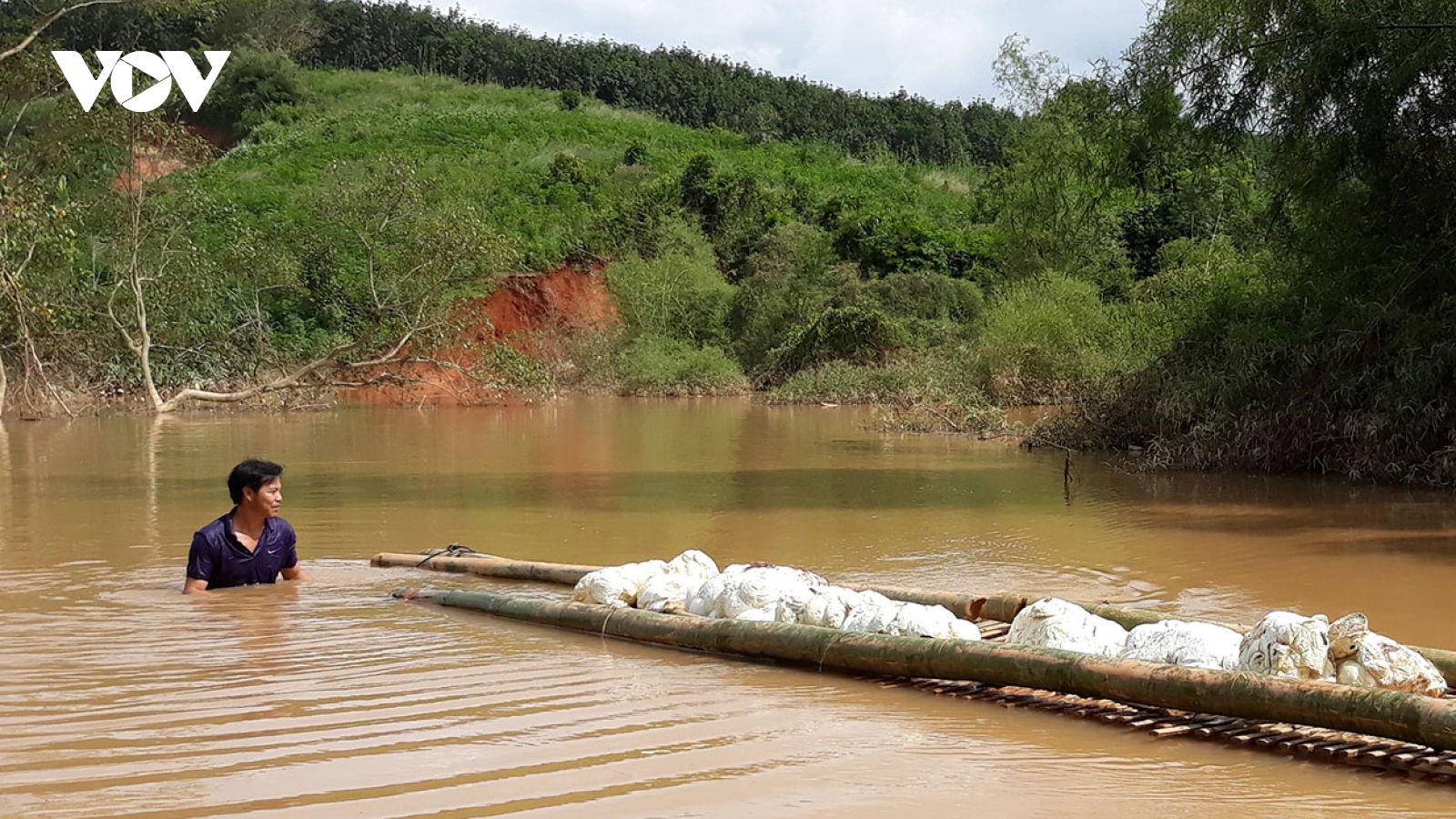 Tích nước trái phép giữa mùa mưa lũ, Thủy điện Plei Kần đe dọa cuộc sống người dân