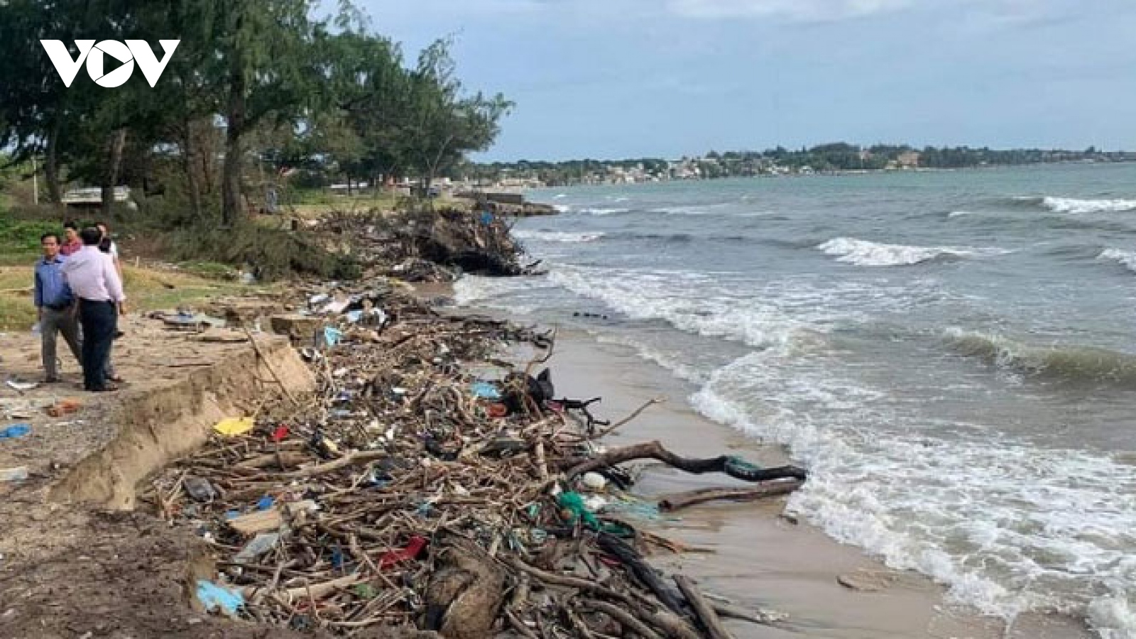 Sạt lở nghiêm trọng khu vực ven biển ở Bình Thuận