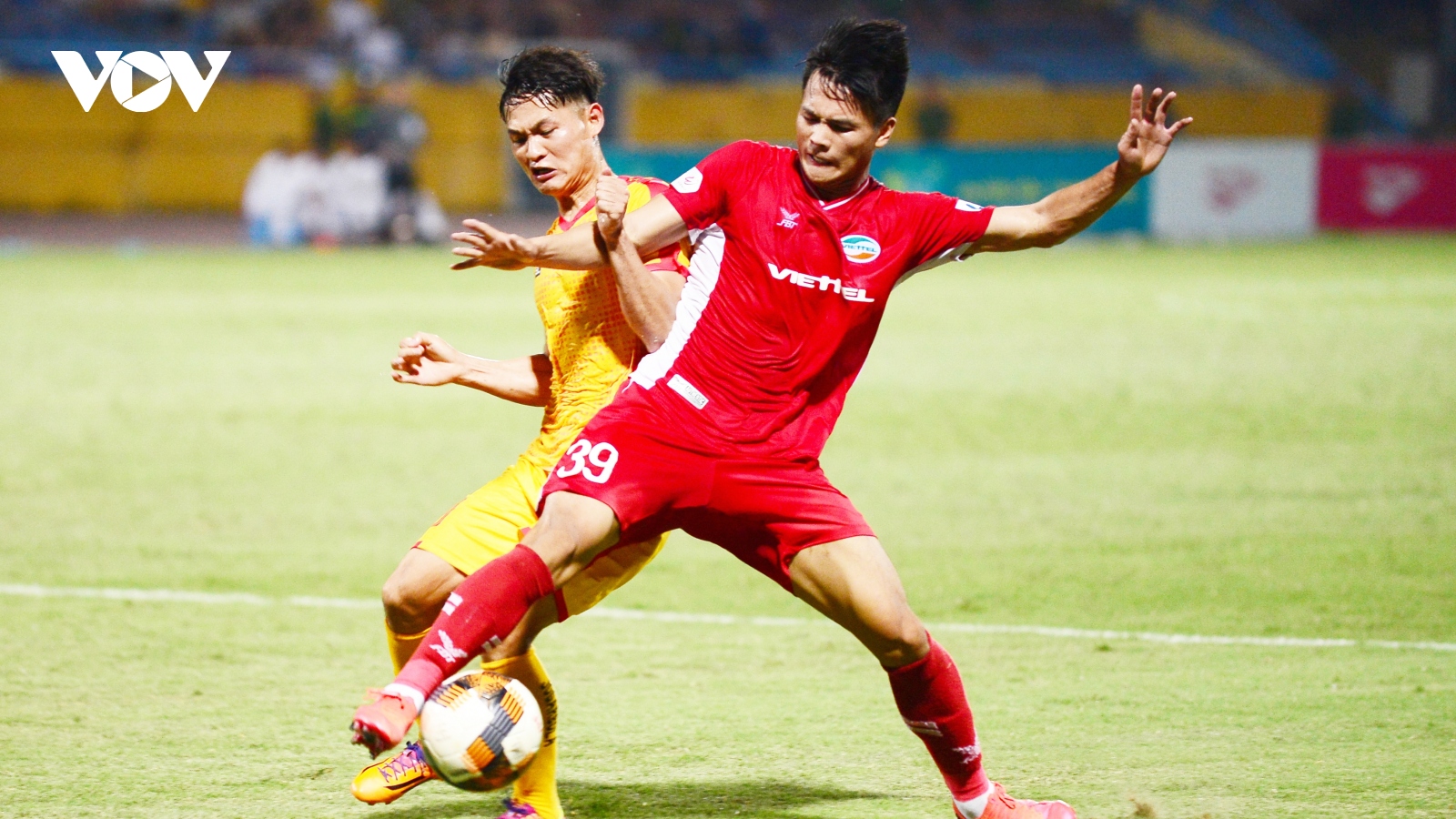 Viettel hưởng lợi trong cuộc đua đến ngôi vô địch V-League 2020