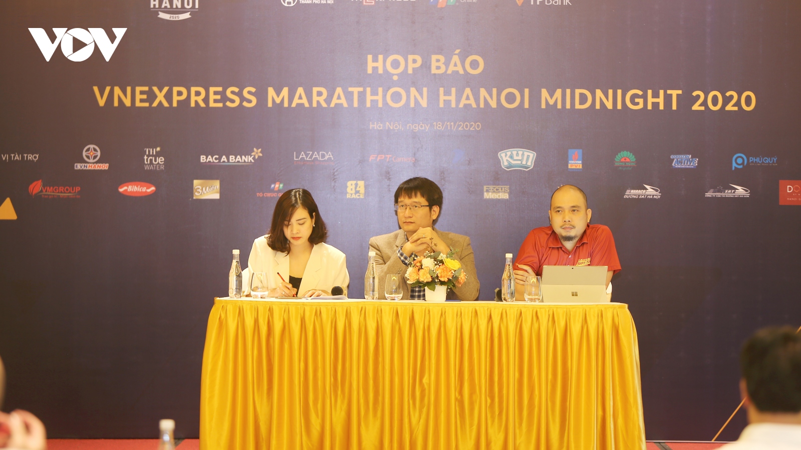 Cảm nhận đêm đông thủ đô cùng giải chạy đêm VnExpress Marathon Hanoi Midnight 2020
