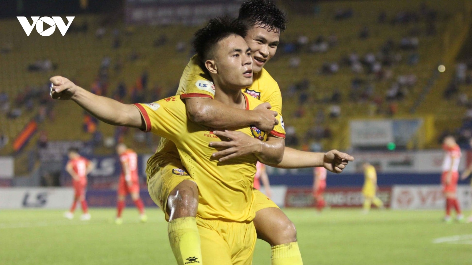 Tuyển thủ U22 Việt Nam ghi bàn đẹp nhất V-League tháng 10