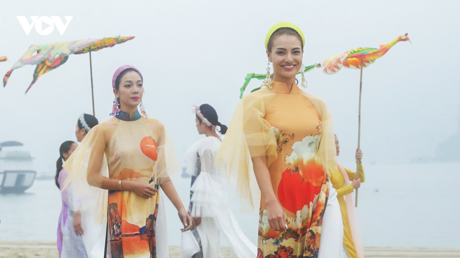 Độc đáo Festival áo dài Quảng Ninh 2020: Về miền di sản