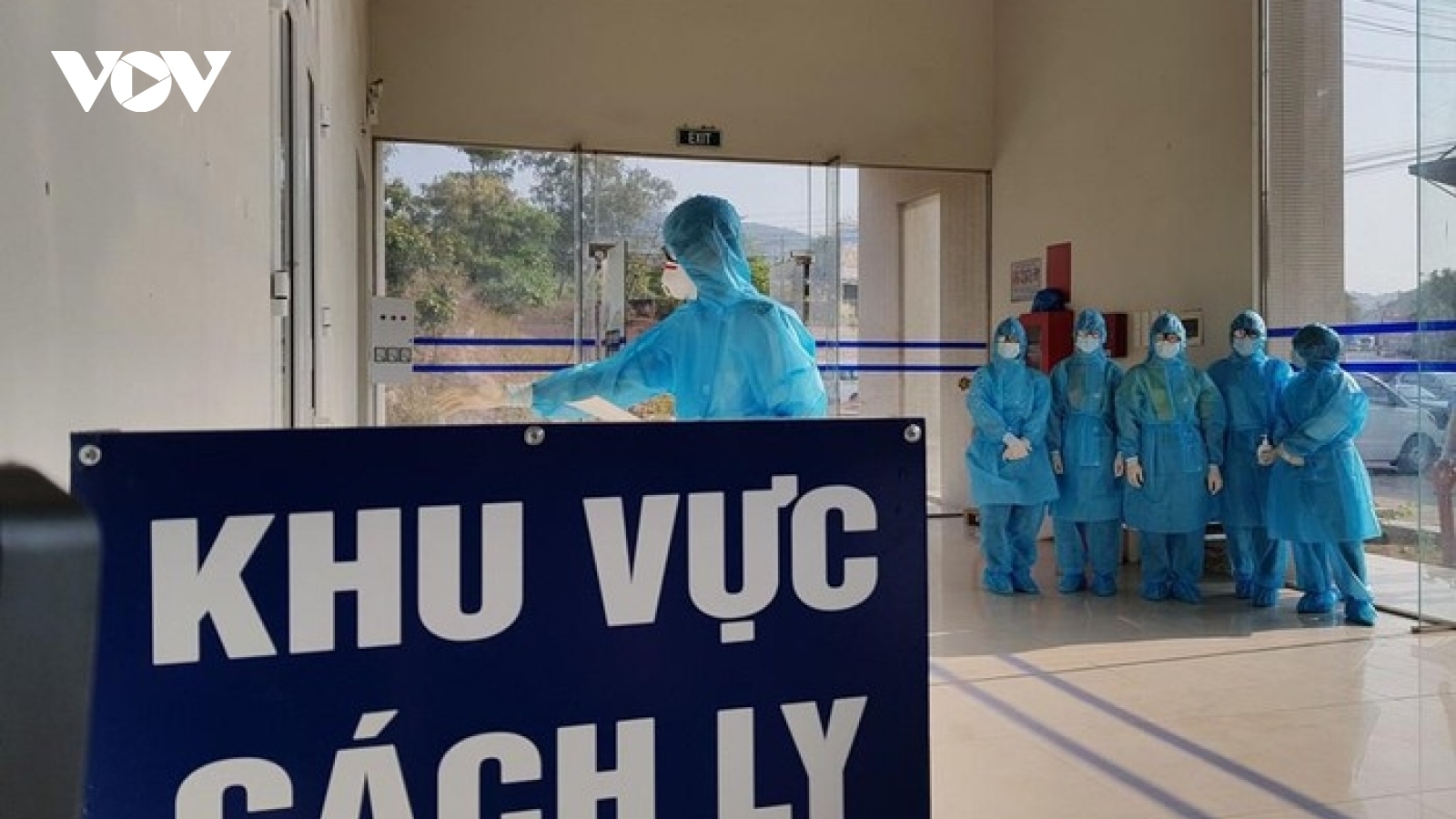 Việt Nam ghi nhận 3 ca mắc COVID-19, được cách ly ngay khi nhập cảnh