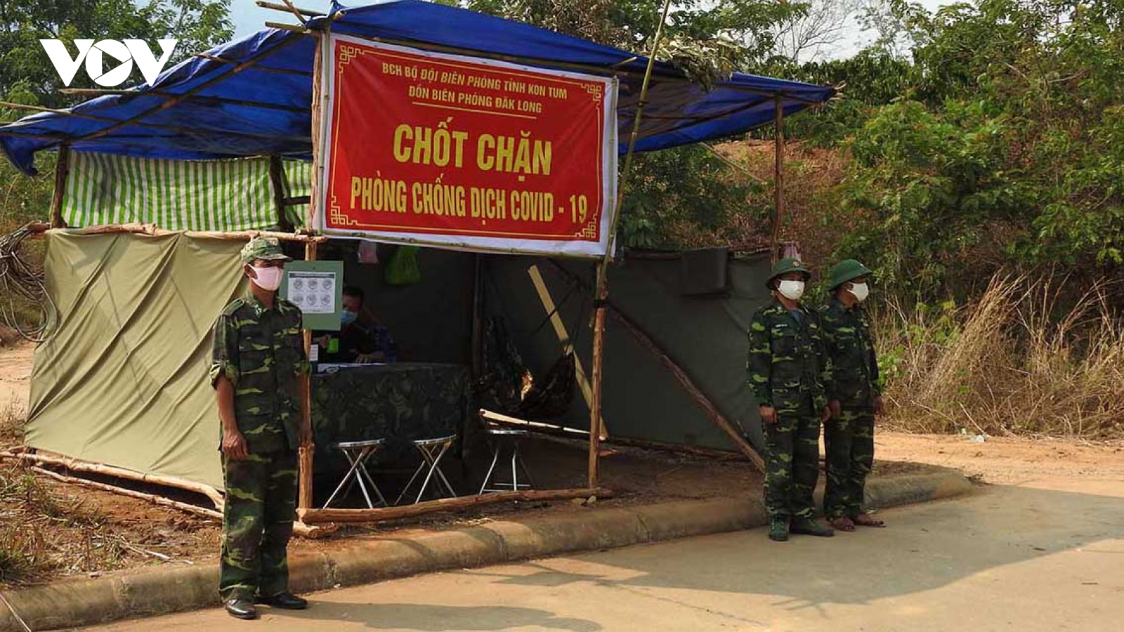 Lực lượng Biên phòng Kon Tum kiểm soát chặt biên giới để ngăn dịch Covid-19