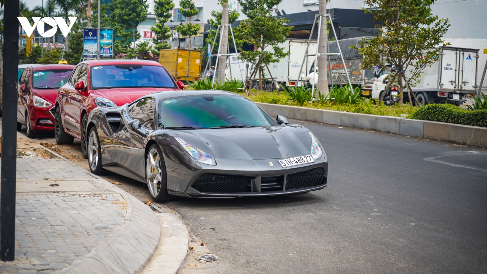 Ngắm nhìn vẻ đẹp của chiếc Ferrari 488 GTB đầu tiên về Việt Nam