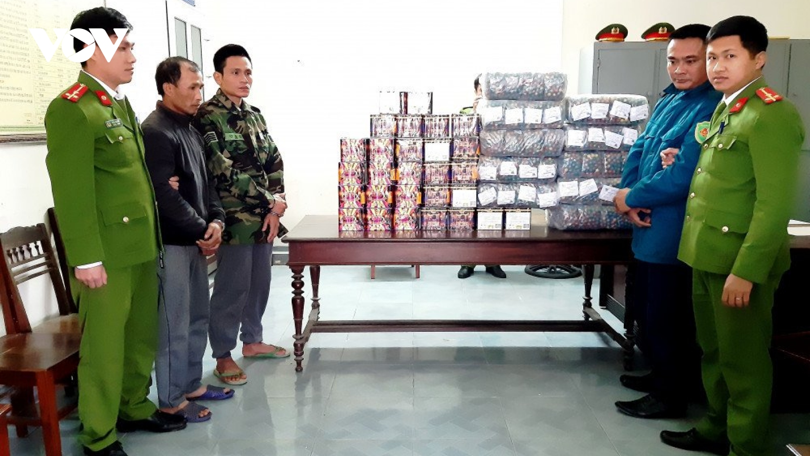 Hà Tĩnh bắt 250 đối tượng mua bán, tàng trữ pháo trái phép