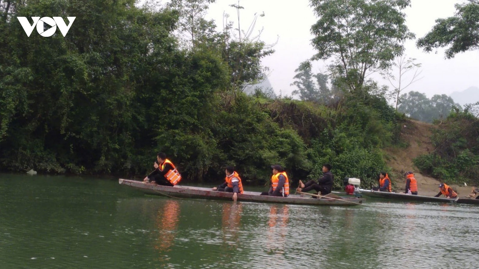 Tìm thấy thi thể hiệu trưởng tự vẫn ở sông Lam