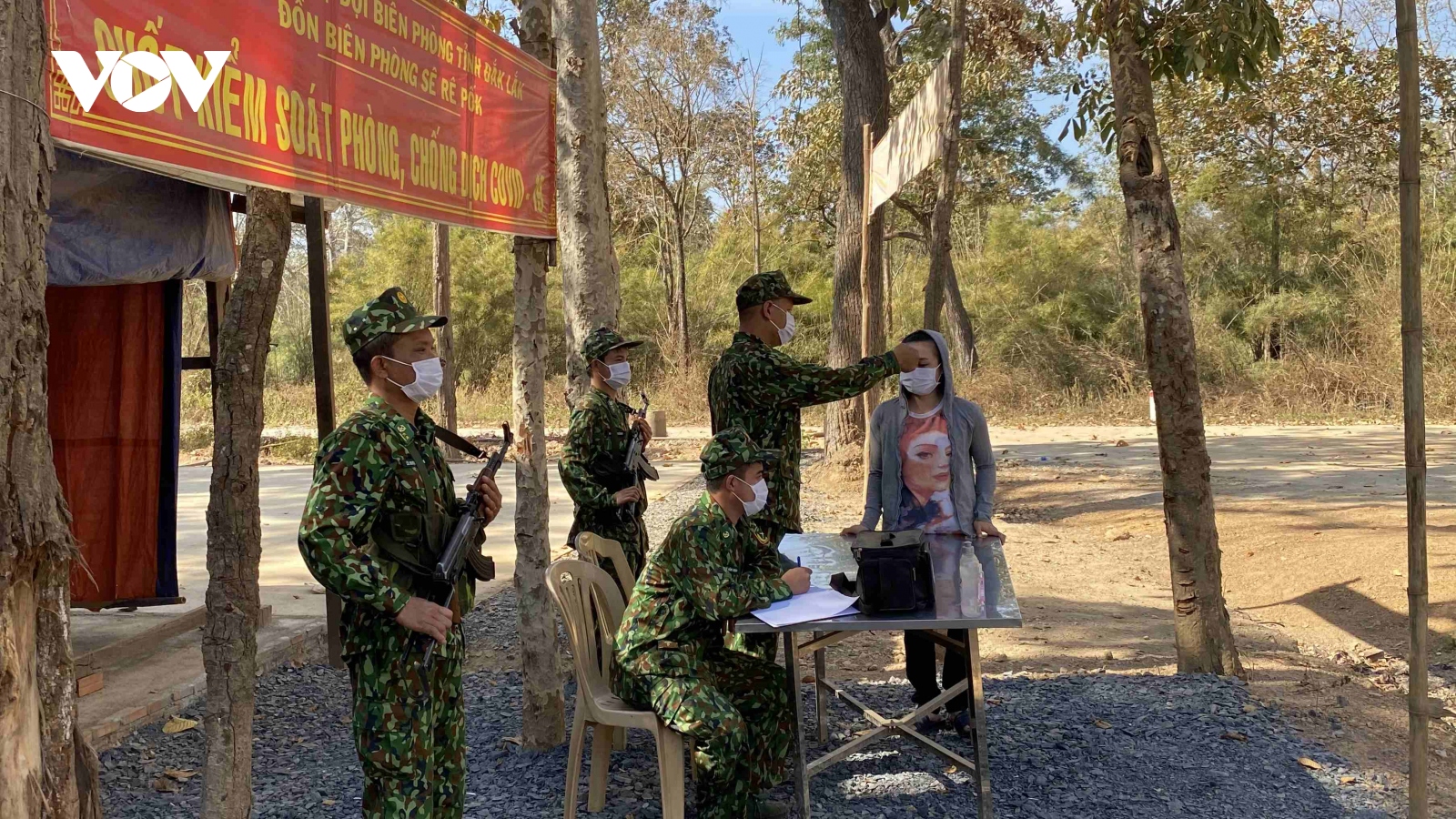 Ăn Tết sớm với lính biên phòng Đắk Lắk