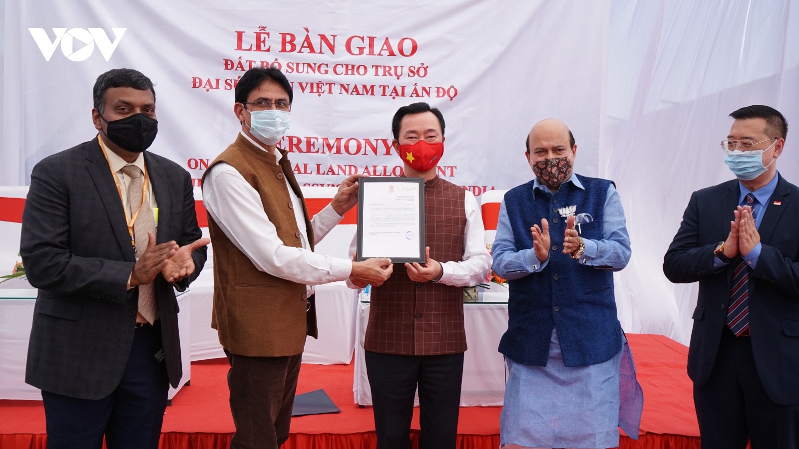 ĐSQ Việt Nam tại Ấn Độ nhận bàn giao đất bổ sung cho công trình trụ sở mới