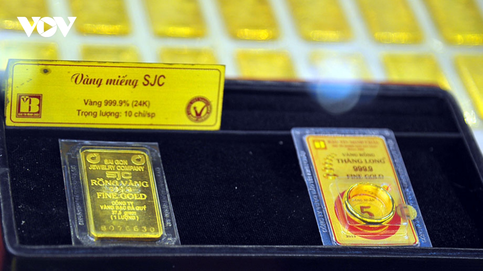 Giá vàng SJC cao hơn gần 7 triệu đồng/lượng so với giá vàng thế giới