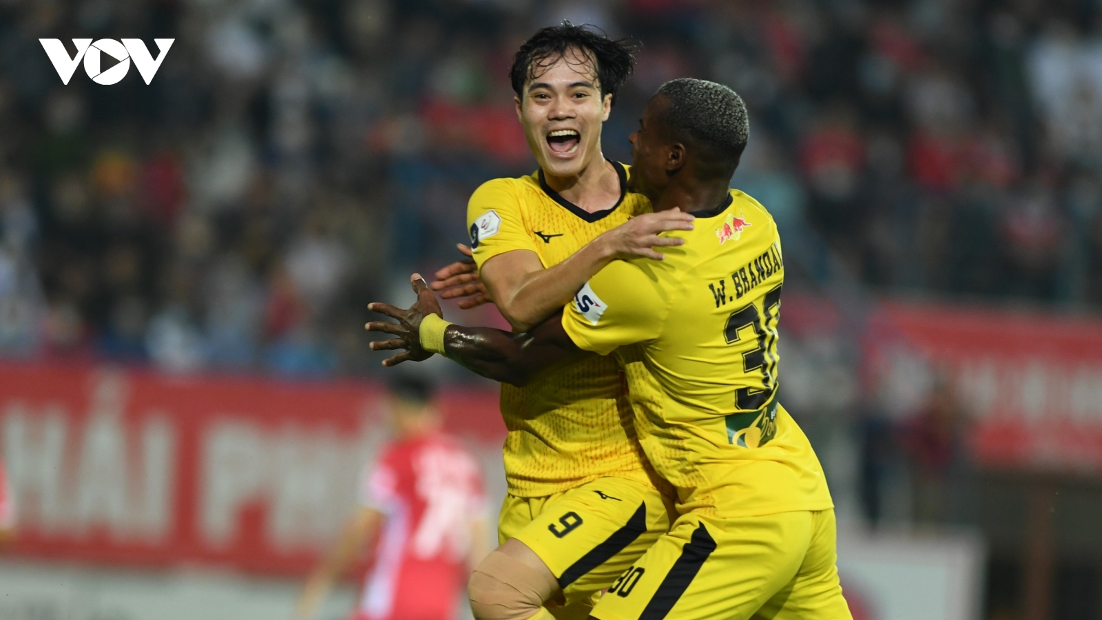 Vòng 7 V-League 2021: Hà Nội FC thất thủ, HAGL nối dài mạch trận thắng
