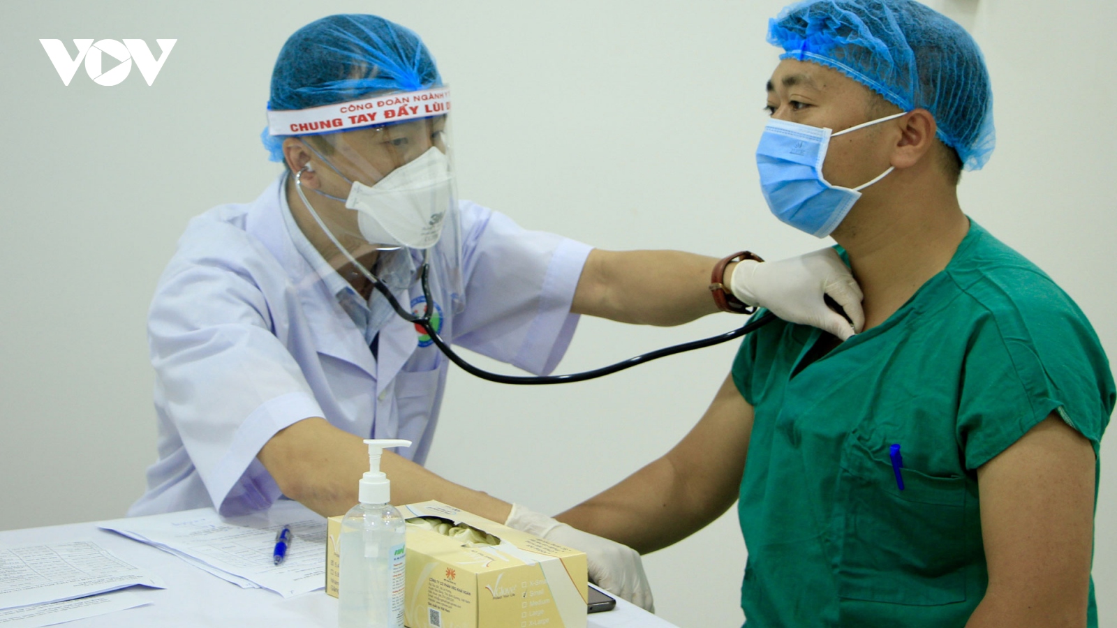 Gia Lai giải thể bệnh viện dã chiến, 50 cán bộ y tế hoàn thành cách ly