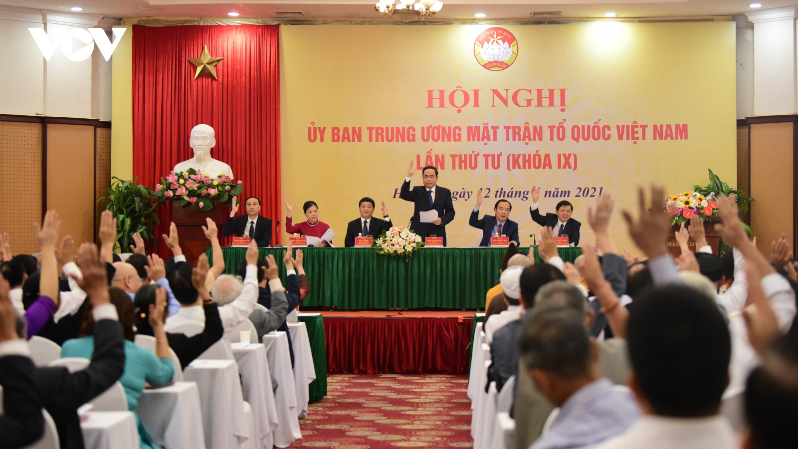 Bộ máy lãnh đạo Uỷ ban Trung ương MTTQ Việt Nam khoá IX sau Hội nghị lần thứ tư