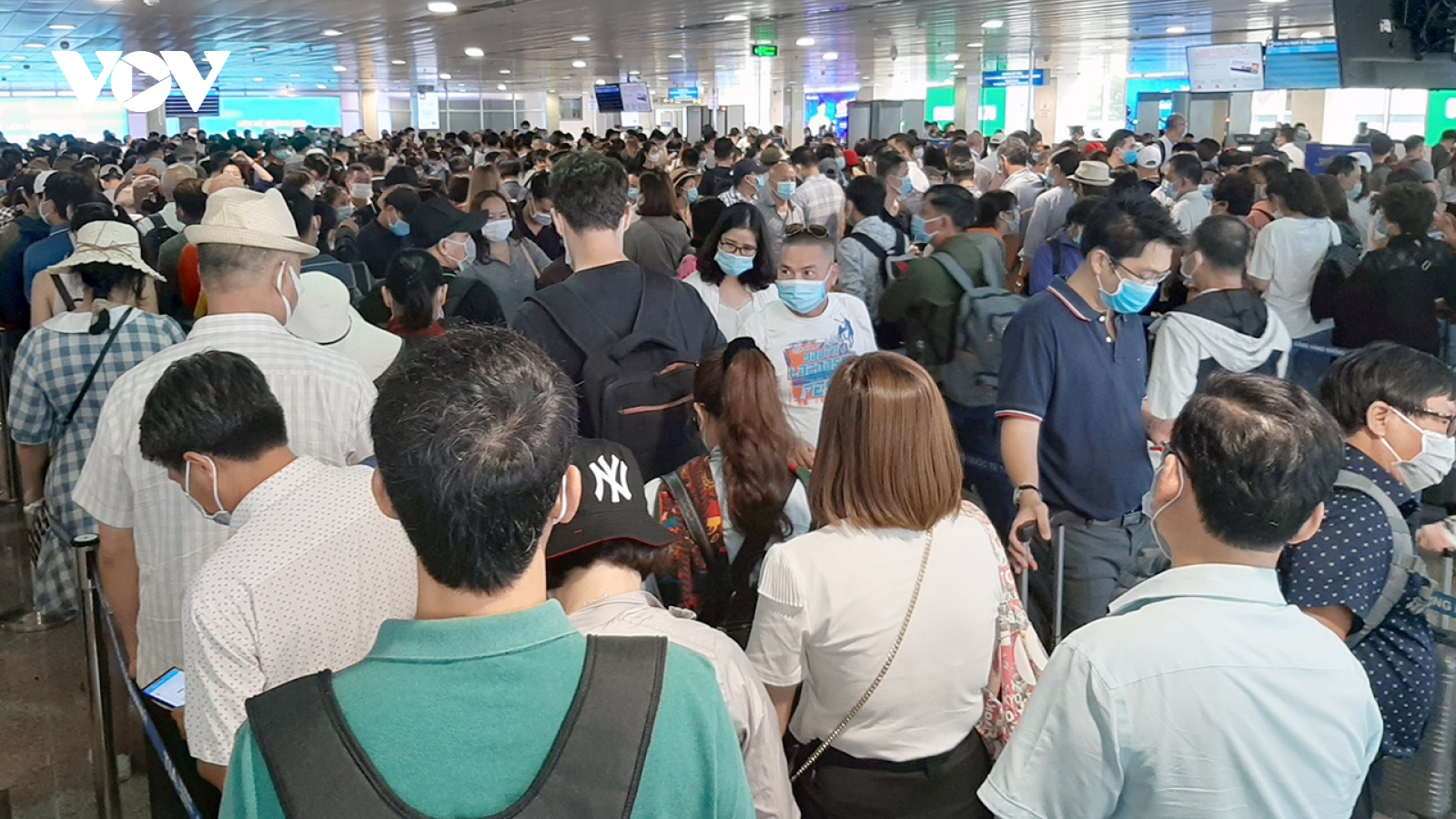 TPHCM tăng cường giải toả ùn tắc khu vực sân bay trong dịp lễ 30/4