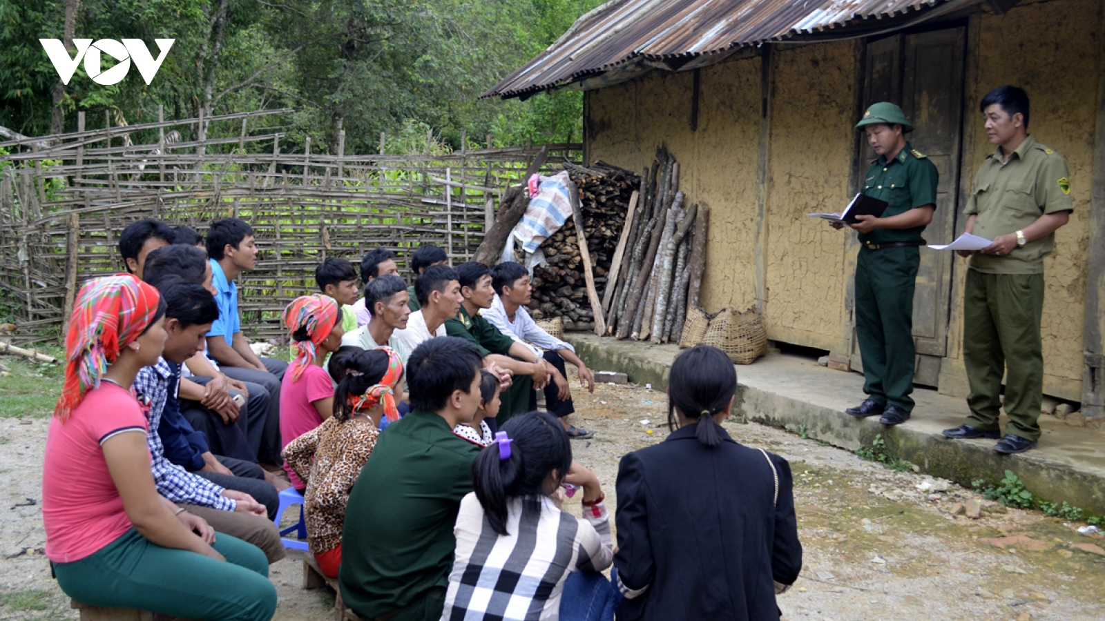Tuyên truyền bầu cử ở Lai Châu: "Người biết truyền đạt cho người chưa biết"