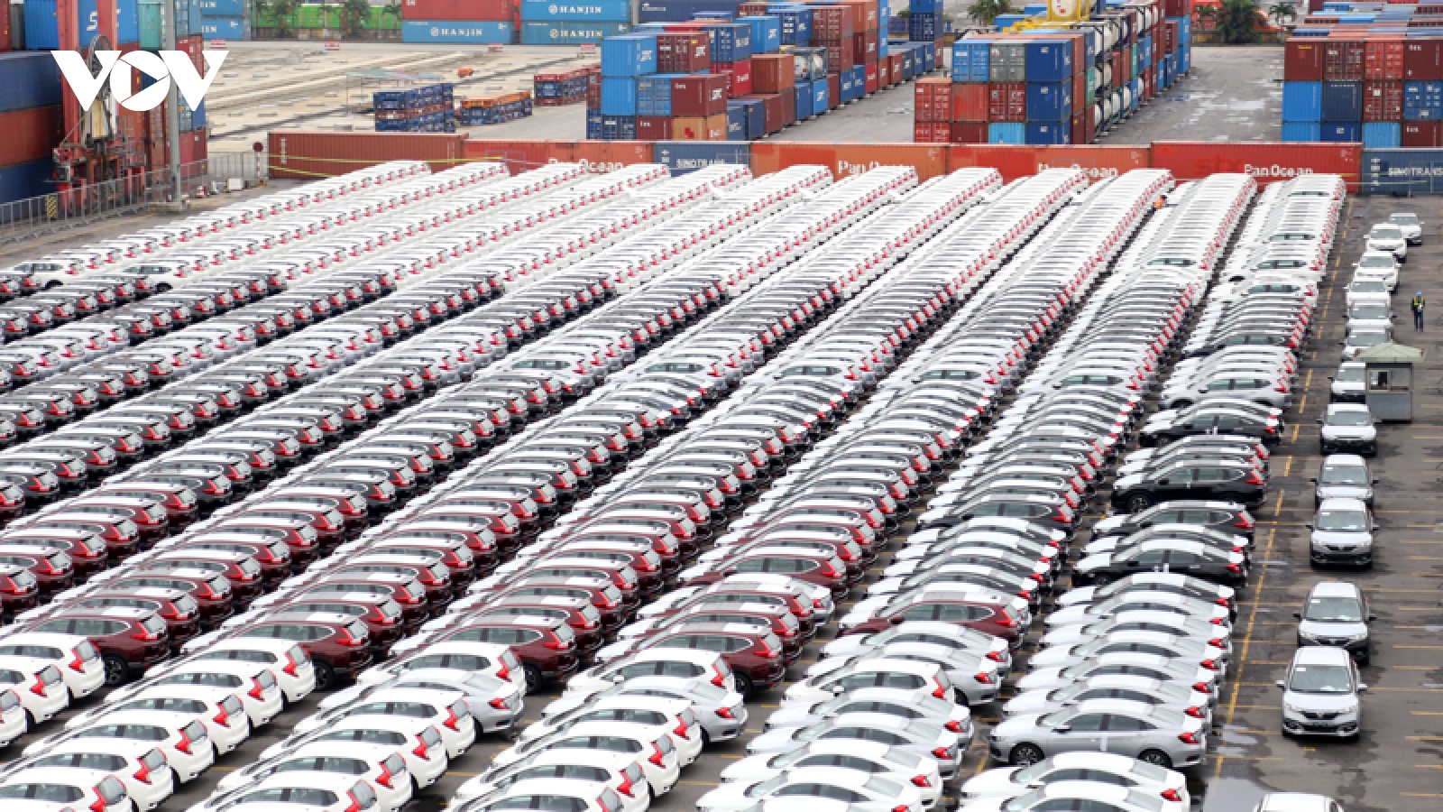 Ô tô nhập khẩu Trung Quốc về Việt Nam tăng gấp 6 lần